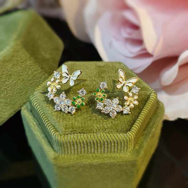 Flowers stereo butterfly stud earrings