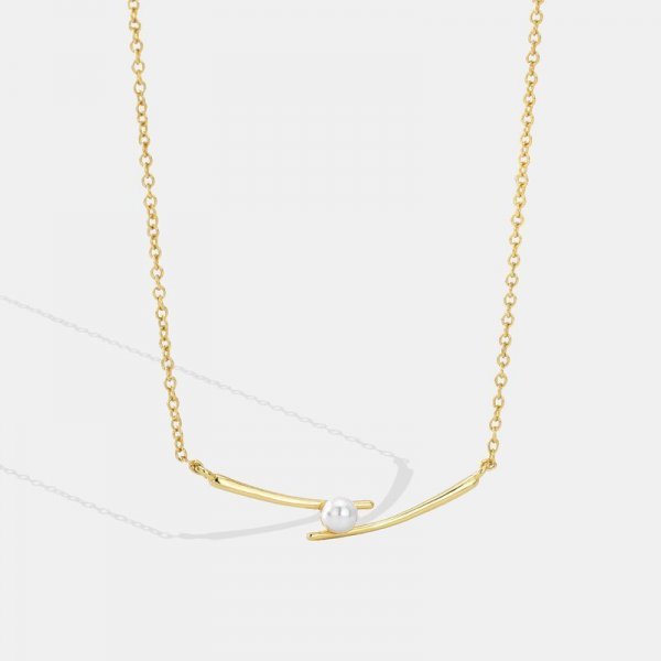 Minimalist Pearl Necklace