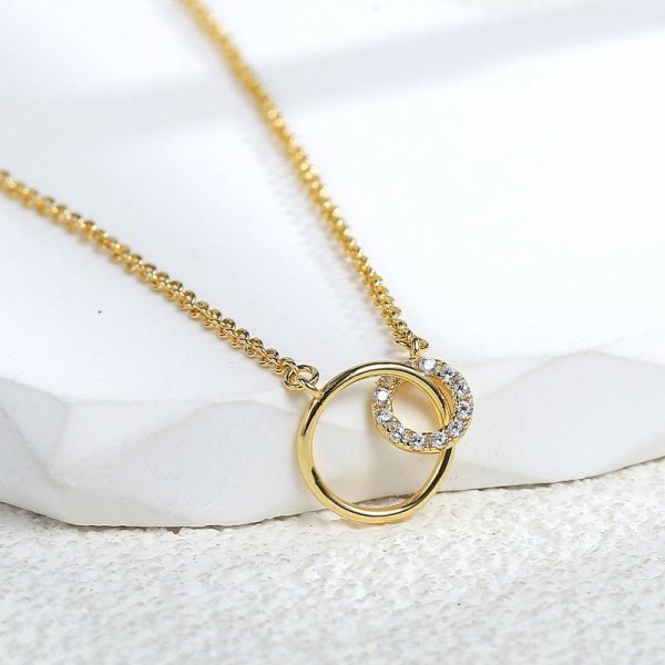 Circle Interlocking Geometric Pendant Chain